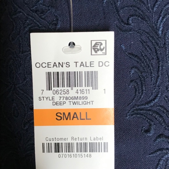 🎉INTERNACIONAL CONCEPTS.  INC OF_THE SHOULDER TOP.🎉 - Picture 2 of 3